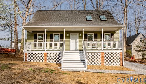 8801 Pleasant Ridge Rd, North Chesterfield, VA, 23237-4704 | Card Image