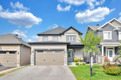 689 Parade Drive, Stittsville - Munster - Richmond, ON, K2S0X8 | Card Image