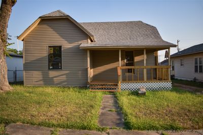 302 E 8th Avenue, House other with 2 bedrooms, 2 bathrooms and null parking in Bristow OK | Image 1