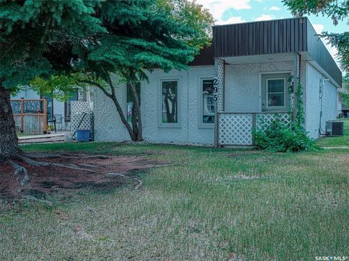 295 12 Ave W, Melville, SK, S0A2P0 | Card Image