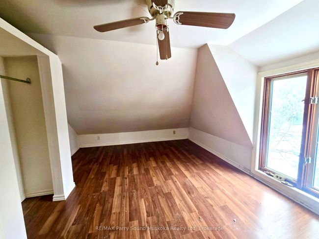 5 Bellview Cres, House other with 2 bedrooms, 1 bathrooms and 3 parking in Whitestone ON | Image 9