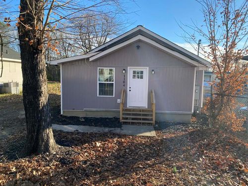 1104 May St, Dalton, GA, 30721-4128 | Card Image