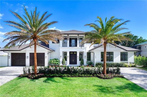 460 2nd Ave, NAPLES, FL, 34102-8469 | Card Image