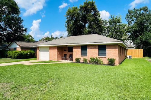 2218 Silverbonnet St, Houston, TX, 77055-1332 | Card Image