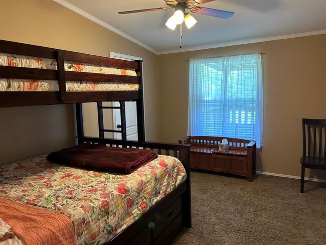 Large windows to emphasize natural light | Image 29