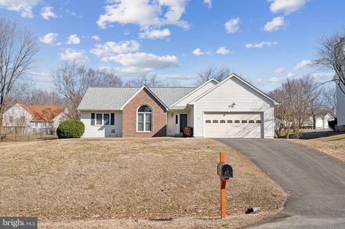 17 S Pointe Ln, FREDERICKSBURG, VA, 22405-2771 | Card Image
