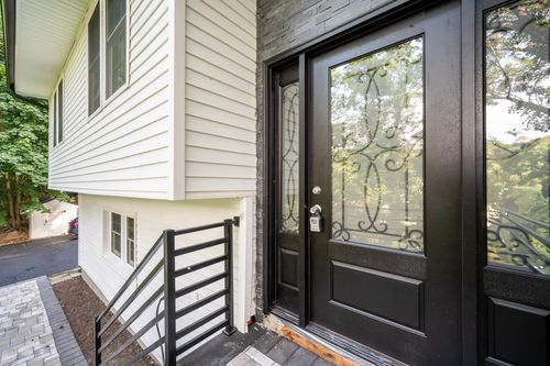 368 Landing Ave, Smithtown, NY, 11787-1729 | Card Image