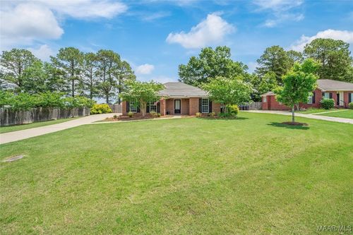 137 Lakeshore Dr, Pike Road, AL, 36064-2715 | Card Image