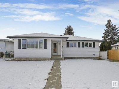 9007 152 A Ave Nw, House other with 4 bedrooms, 3 bathrooms and 4 parking in Edmonton AB | Image 1