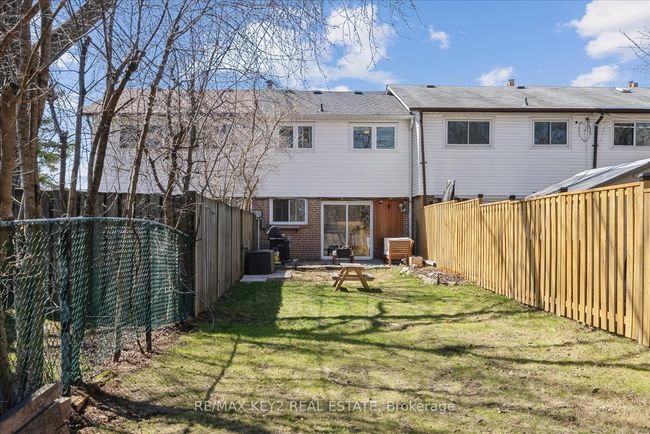710A Krosno Blvd, House attached with 3 bedrooms, 2 bathrooms and 2 parking in Pickering ON | Image 32