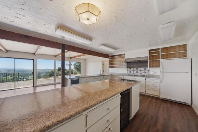 Kitchen | Image 24