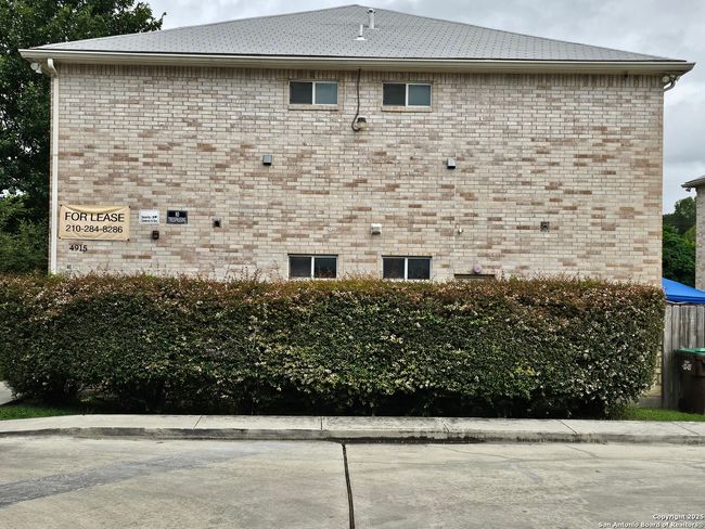 Exterior Side | Image 6