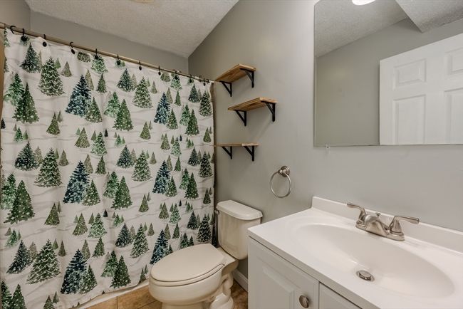 UNIT-29 - 74 Tennis Plaza Rd, Condo with 2 bedrooms, 1 bathrooms and 1 parking in Dracut MA | Image 9