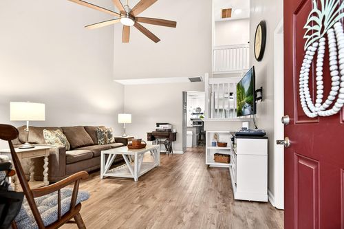 300 Yellow Hawthorn Cir, Summerville, SC, 29483-1631 | Card Image
