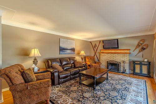 20 E Fortier St, Ely, MN, 55731 | Card Image