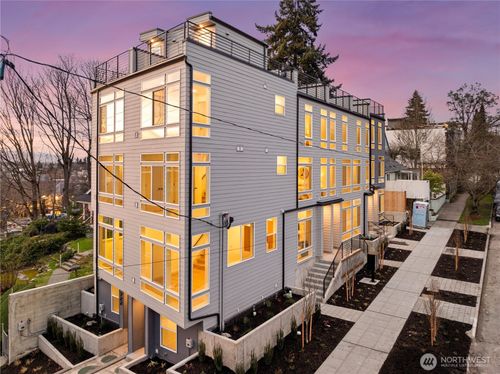 724 N 36th St, Seattle, WA, 98103-8805 | Card Image