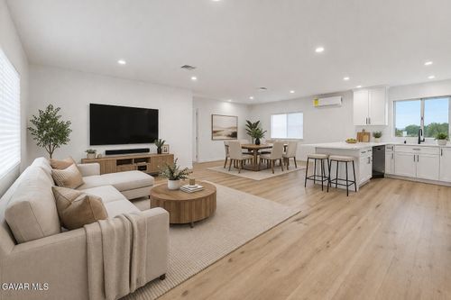 1992 Hillcrest Ave, Rosamond, CA, 93560 | Card Image