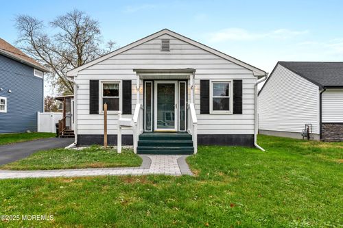 9 Monmouth Pl, Keyport, NJ, 07735-1319 | Card Image