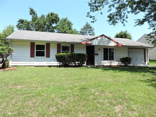 915 Skyline Dr, Danville, IL, 61832-1928 | Card Image