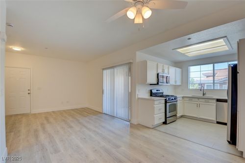 apt-523-830 Carnegie St, Henderson, NV, 89052-5732 | Card Image