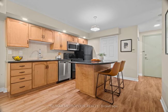 623 - 270 Wellington St W, Condo with 2 bedrooms, 1 bathrooms and null parking in Toronto ON | Image 8