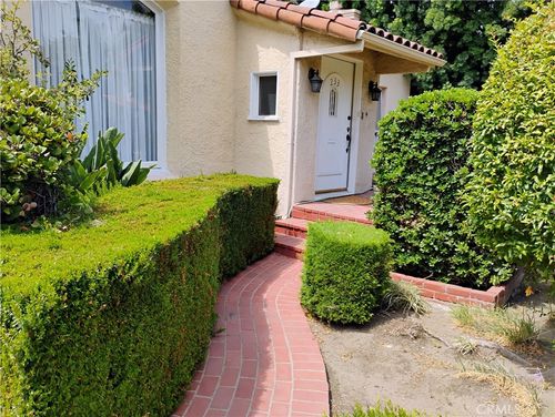 233 S Swall Dr, Beverly Hills, CA, 90211-2612 | Card Image