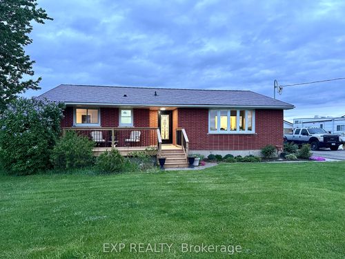 9235 Hickory Dr, Strathroy, ON, N7G3H3 | Card Image