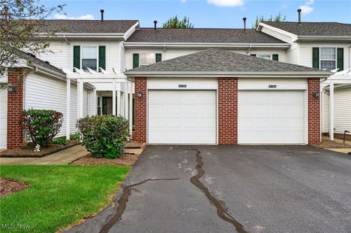 6736 Columbine Ct, Middleburg Heights, OH, 44130-8375 | Card Image