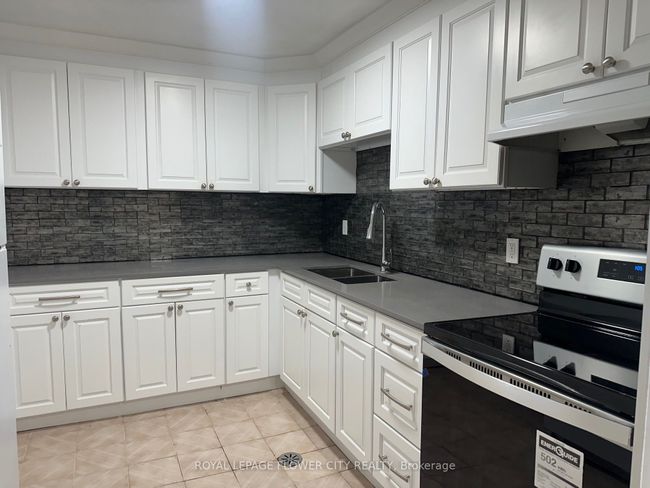 BSMNT - 415 Hansen Rd N, House other with 3 bedrooms, 1 bathrooms and 1 parking in Brampton ON | Image 4