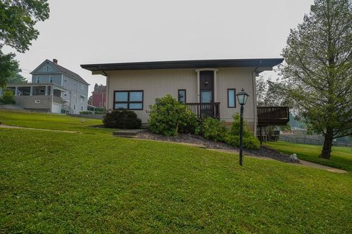 6 Rush Ave, Wheeling, WV, 26003-1412 | Card Image