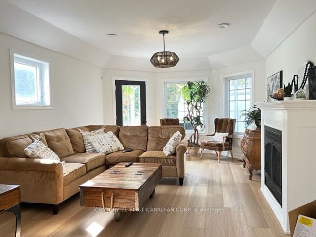 379 Front St, House other with 3 bedrooms, 4 bathrooms and 3 parking in Port Stanley ON | Image 7