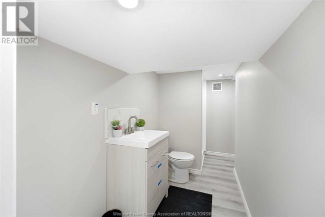 1061 Highland Ave, House other with 4 bedrooms, 3 bathrooms and null parking in Windsor ON | Image 43