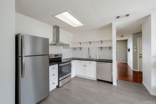 8147 Easy Meadow Dr, House other with 3 bedrooms, 2 bathrooms and null parking in Converse TX | Image 8