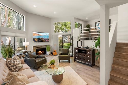 152 N Singingwood St, Orange, CA, 92869-3137 | Card Image