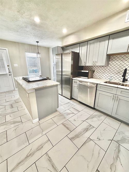 900b-900 S Weatherred Dr, Richardson, TX, 75080-7211 | Card Image