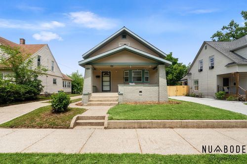 933 Crescent St Ne, Grand Rapids, MI, 49503-3505 | Card Image