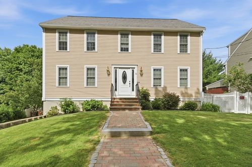 11 Amesbury Ave, Amesbury, MA, 01913-2003 | Card Image