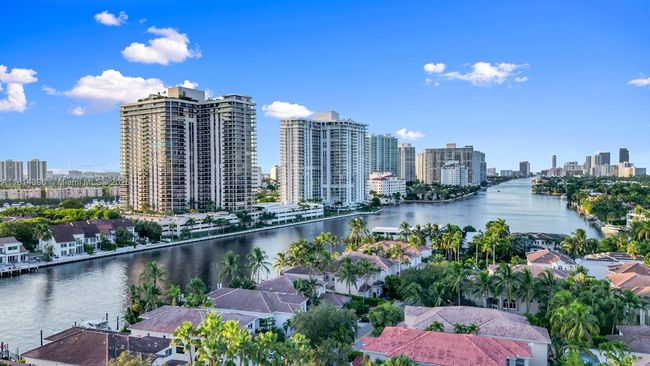 7 - 19390 Collins Ave, Condo with 2 bedrooms, 2 bathrooms and null parking in Sunny Isles Beach FL | Image 29