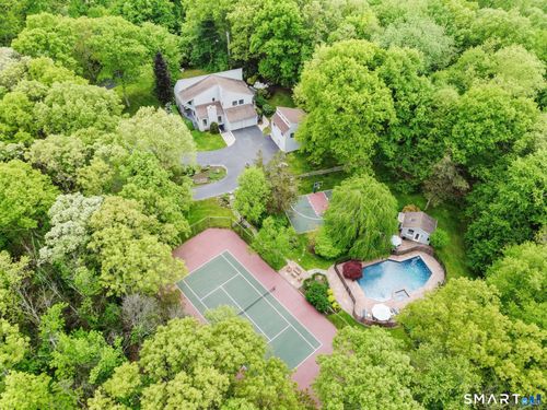 7 White Oak Ln, Weston, CT, 06883-1527 | Card Image