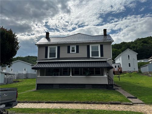 238 Indiana Ave, Chester, WV, 26034-1146 | Card Image
