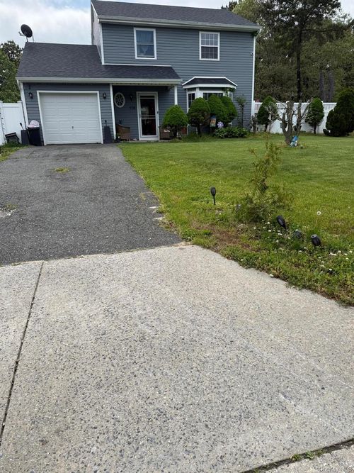 938 Scherger Avenue, Brookhaven, NY, 11772 | Card Image