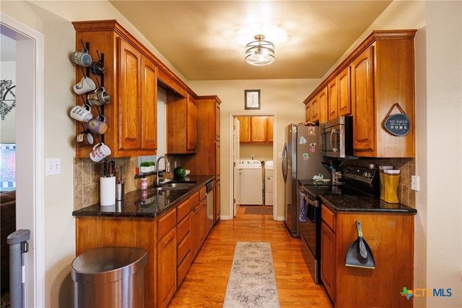 6 S Bobcat Ct, House other with 3 bedrooms, 2 bathrooms and null parking in Morgans Point Resort TX | Image 10