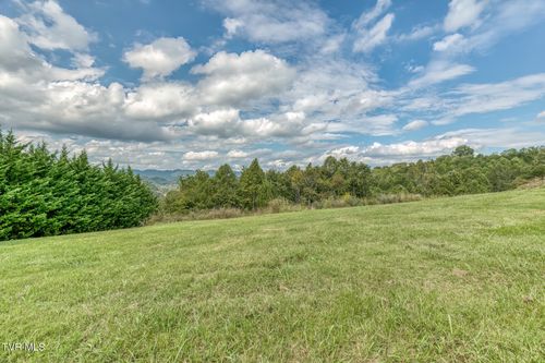 170 Parker Ln, Kingsport, TN, 37660-6919 | Card Image