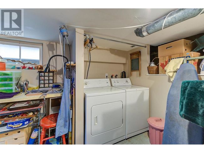 866 Dehart Ave, House other with 3 bedrooms, 1 bathrooms and 2 parking in Kelowna BC | Image 19