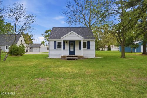 7956 Hill Ave, Holland, OH, 43528-9182 | Card Image