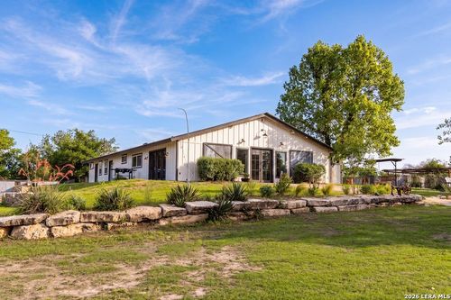 121 Simpson Rd, Comfort, TX, 78013-3208 | Card Image