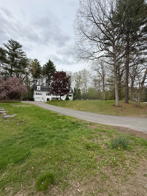 a-4 Sunset Dr, Londonderry, NH, 03053-3196 | Card Image