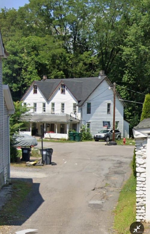 15-17 Tyrone Thomas Ln, Ellenville, NY, 12428-2400 | Card Image