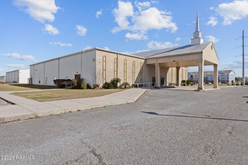 1610 W Willow St, Scott, LA, 70583-5302 | Card Image