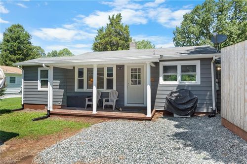1015 Elsies Place Rd, Walnut Cove, NC, 27052-6630 | Card Image